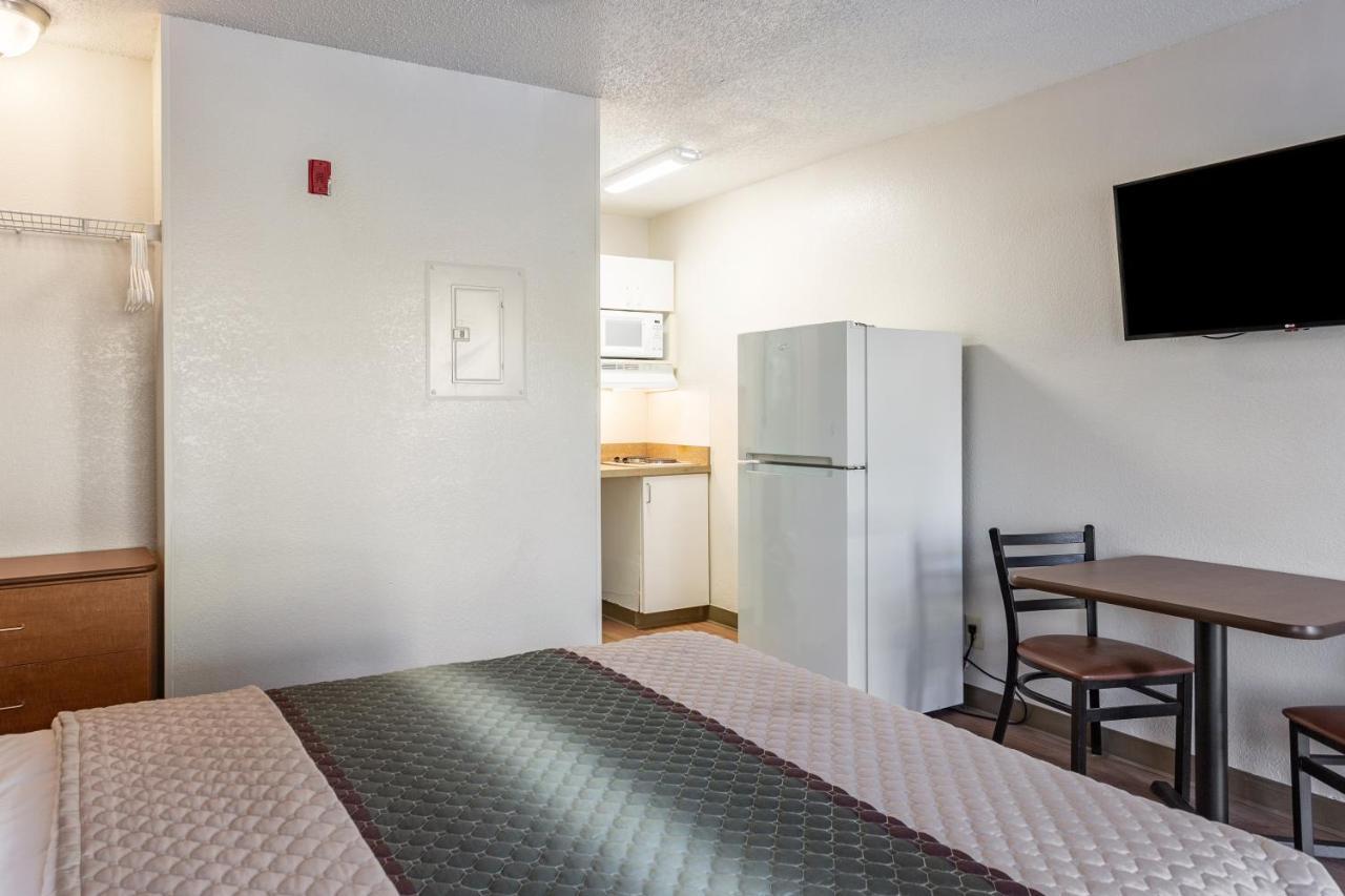 Hometowne Studios By Red Roof Nashville - Airport/Briley Pkwy Εξωτερικό φωτογραφία