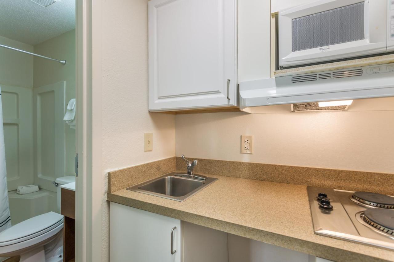 Hometowne Studios By Red Roof Nashville - Airport/Briley Pkwy Εξωτερικό φωτογραφία