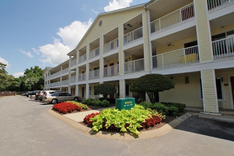 Hometowne Studios By Red Roof Nashville - Airport/Briley Pkwy Εξωτερικό φωτογραφία